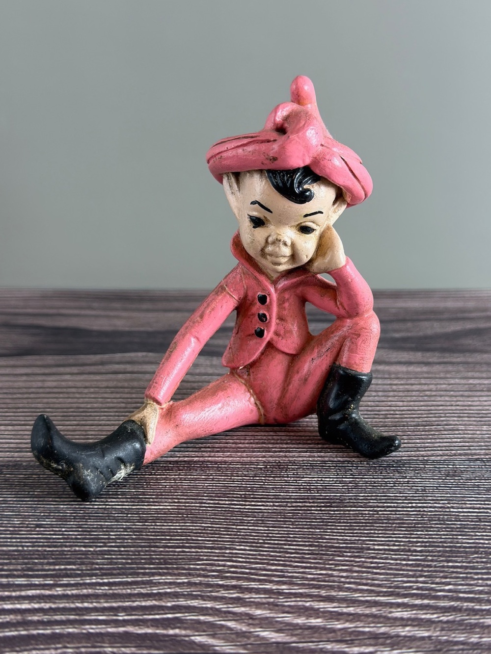 Vintage Chalkware Elf Figurine – Pink Outfit, Sitting Pose – Garden Decor